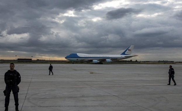 Доста хаотично начало за репортерите придружаващи американския президент Доналд Тръмп