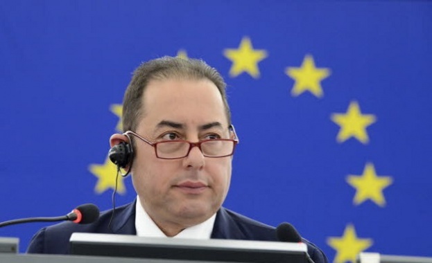 Групата на социалистите и демократите в Европейския парламент призова председателя
