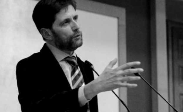 Стотици се простиха с Кристиан Таков Стотици се простиха с Кристиан Таков