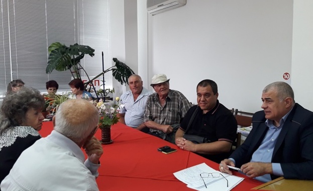 В Чирпан хората не искат земята да се продава на