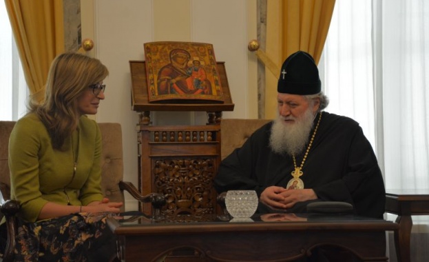 Всички представителства на България в чужбина ще подкрепят и подпомагат