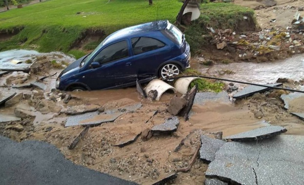Към момента в генералното консулство на България в Солун няма