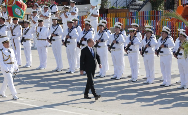 Очакваме проектът за новите кораби за ВМС да бъде придвижен