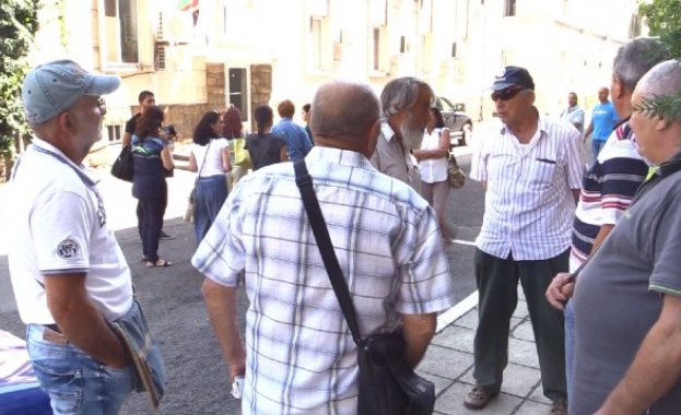 Те искат забрана корабите да разорават морското дъно Забрана корабите