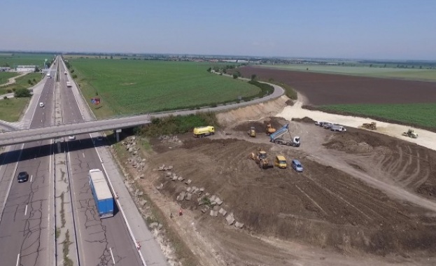 Движението по двете новоизградени допълнителни връзки на пътен възел Плодовитово