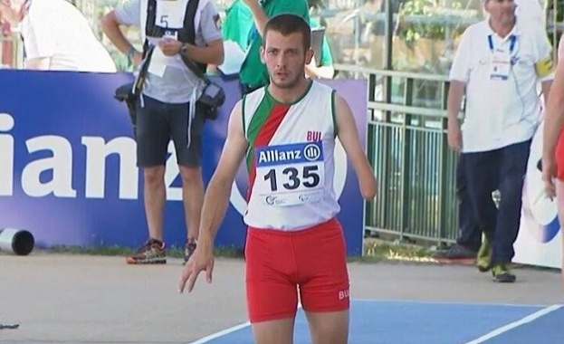Петър Божилов безапелационен победител на плувния маратон Света Марина в