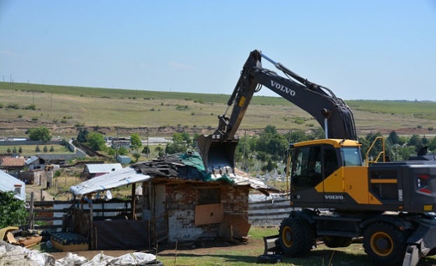 При добра организация и обезпеченост с техника и специалисти премина