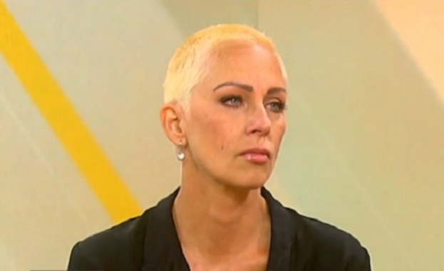 В началото на юли телевизионната водеща Нана Гладуиш съобщи че