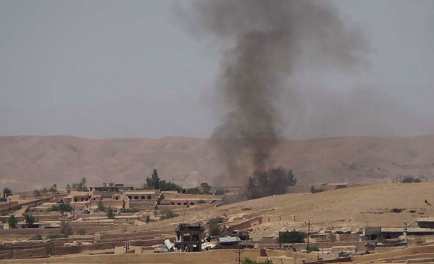 Общо 16 афганистански полицейски служители са били убити а двама