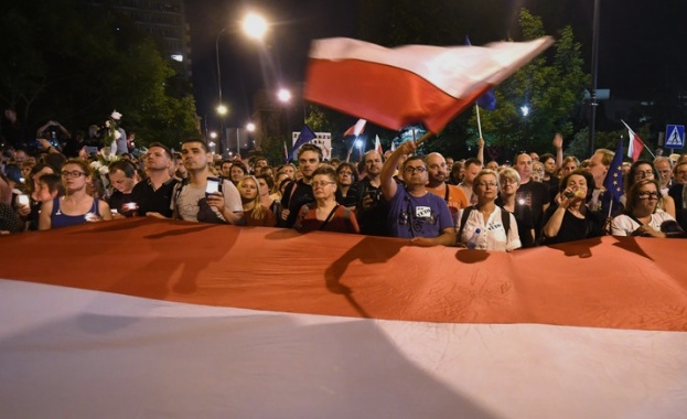 И горната камара на полския парламент одобри спорната реформа в