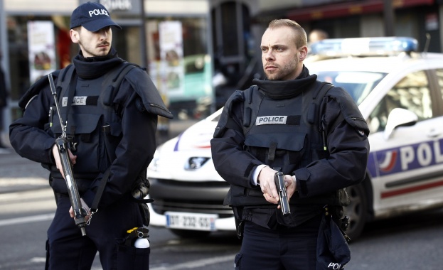 Френски полицаи ще пристигнат в Албания в началото на септември