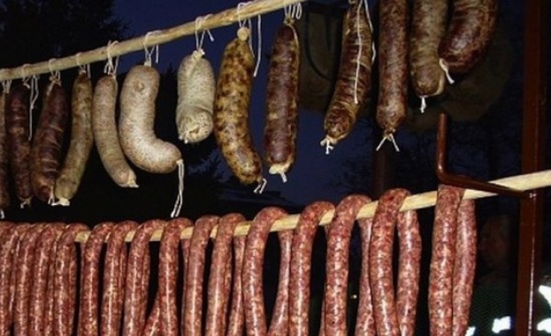 Като емблема се лепнаха на ГЕРБ добричкият суджук 60 те