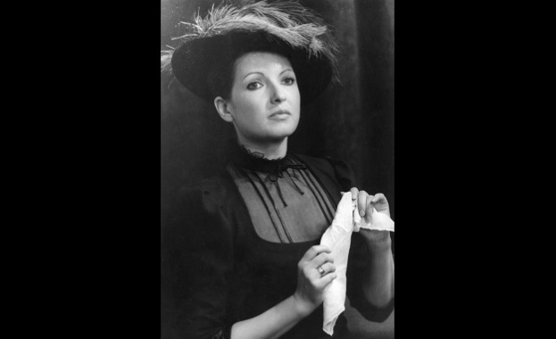 Поклонението пред голямата актриса от Народния театър е в сряда