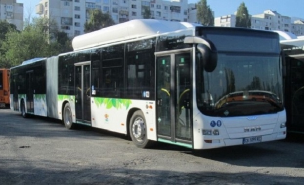 Представят 40 от новите 60 еко автобуса които тръгват по