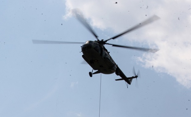Министър председателят Бойко Борисов разпореди военен вертолет да се включи в