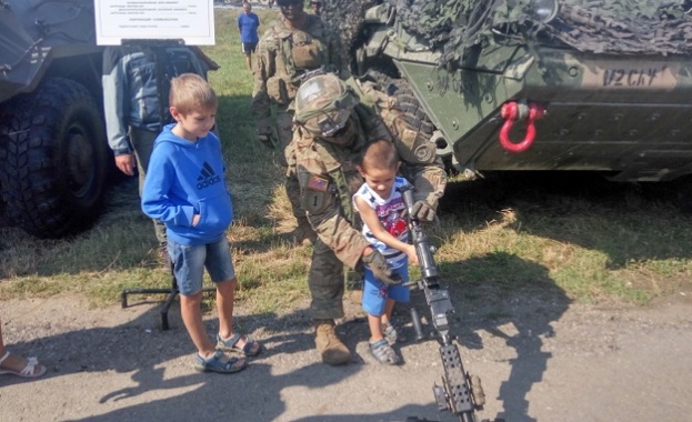Бойна техника на въоръжение в армиите на България и Съединените