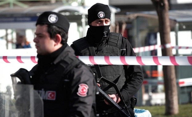 Две българки и един британец са арестувани в курорта Дидим