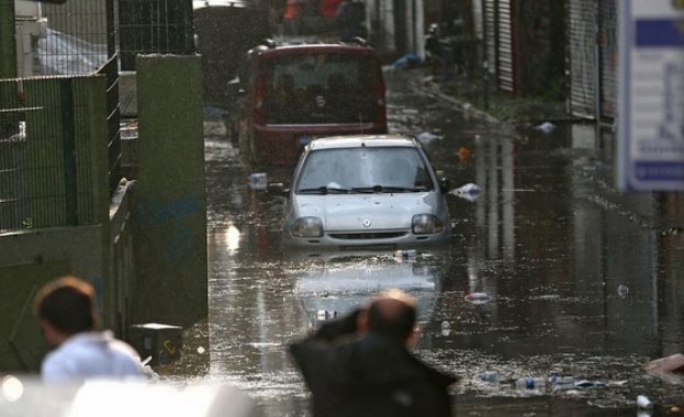 Огромни щети са нанесени от поройния дъжд който се изсипа