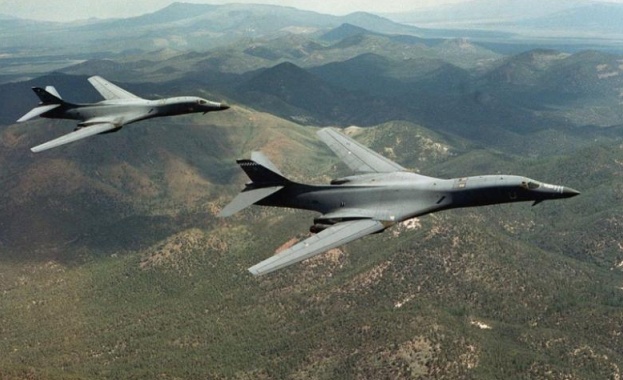 Два американски свръхзвукови бомбардировача Б-1Б прелетяха над Корейския полуостров в