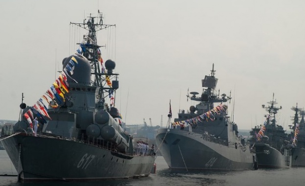 Големият парад по случай празника на Военноморския флот на Русия