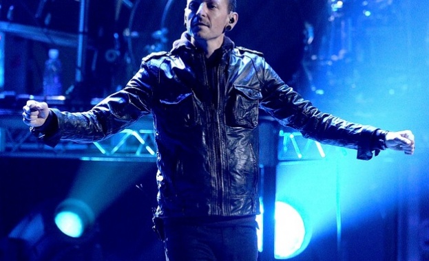 Погребението на вокалиста на групата Линкин парк Честър Бенингтън се