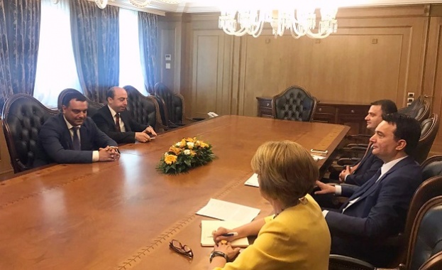 С изграждането на железопътна връзка между София и Скопие отваряме