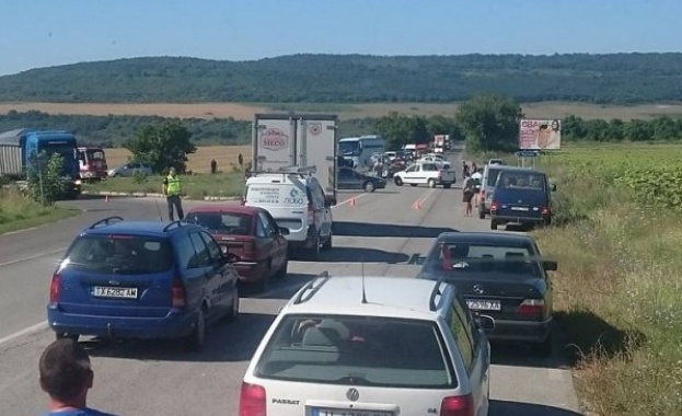 Зловеща катастрофа затвори пътя Варна Албена преди Кичево съобщава Varna24