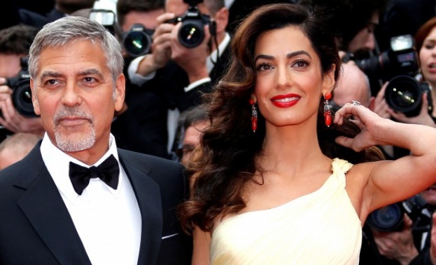 2 25 милиона долара за откриване на седем училища за 3000