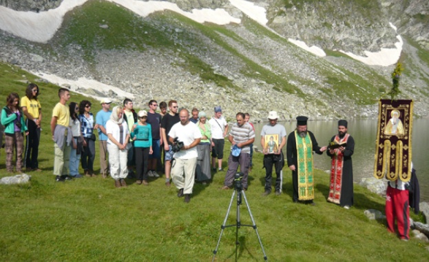 С благословението на Негово Светейшество Софийския митрополит и Български патриарх