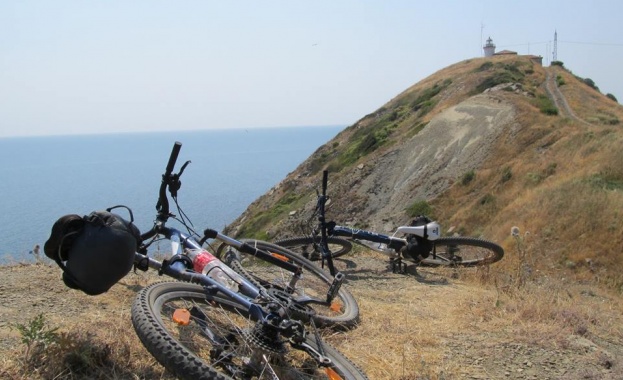 Няколко кандидати за рекорди тръгнаха днес по най дългия непрекъснат