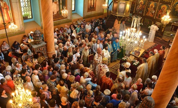 С мощите на Свети Пантелеймон които са във Враца ще