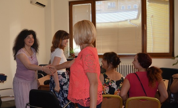 Учители от Софийската математическа гимназия Паисий Хилендарски се обърнаха за