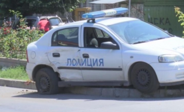 Камион блъсна полицейски автомобил в Казанлък Инцидентът стана днес по
