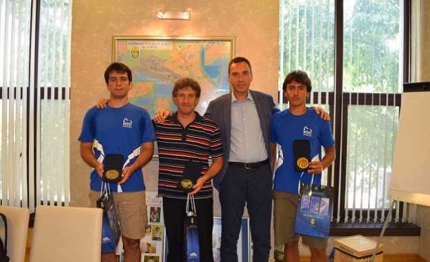 Двама бургазлии бяха членове на българския национален отбор който се