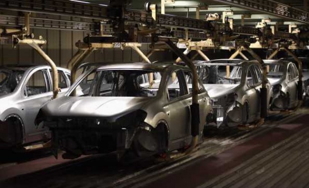Френският автомобилен производител Рено сключи споразумение с две ирански компании