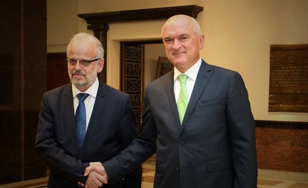 Ред е на парламентите на България и Македония да потвърдят