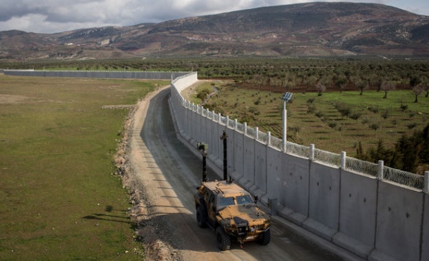 Турция е започнала изграждането на стена по границата на с