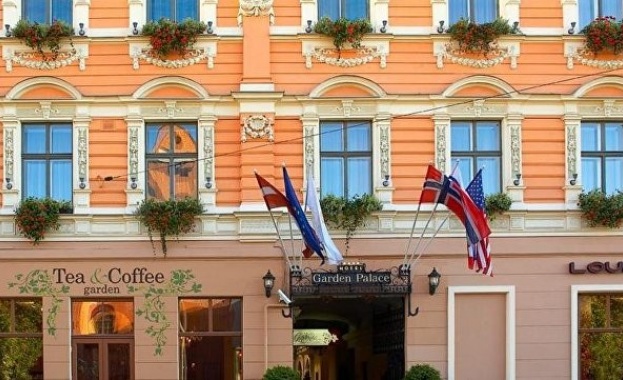 Въоръжени мъже превзеха хотел в Стария град в Рига съобщиха