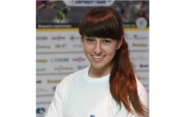 Спортният талант на Еврофутбол Стефани Музакова стана държавна шампионка в