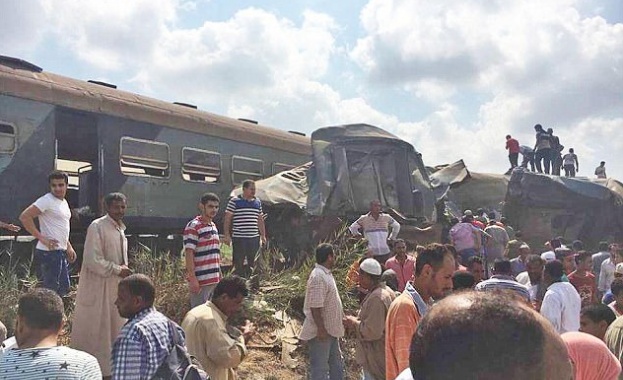 Жестока трагедия псе разигра в Египет Два влака се сблъскаха