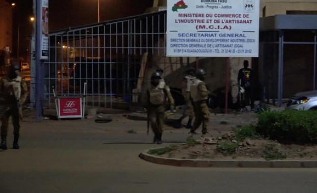 Най малко 17 души бяха убити а 8 са ранени при