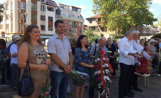 Героите от кражбите и корупцията критикувани и осмивани от парламентариста