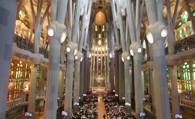 С литургия в катедралата Саграда Фамилия Барселона почита паметта на