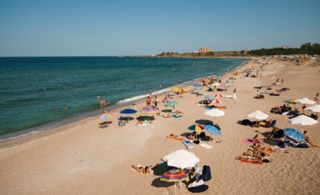 Районът на плажа край къмпинг Корал беше отцепен заради стара