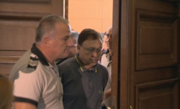 Софийският градски съд остави в ареста мъжа който застреля съпругата