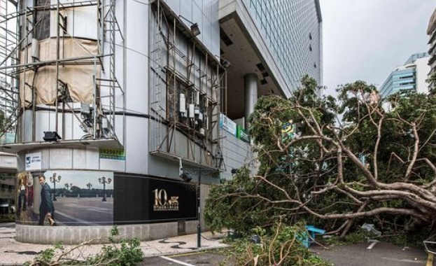 Поне 16 жертви взе тайфун в Китай който по ирония