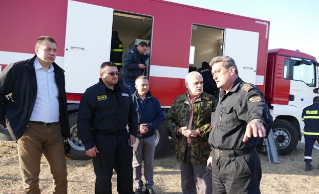 Военнослужещи от Сухопътните войски и Военновъздушните сили днес 25 август