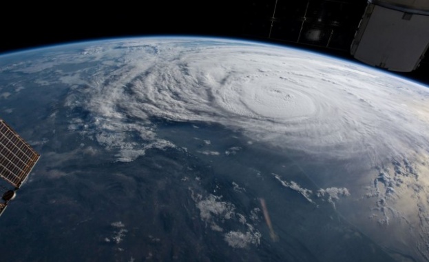 Ураганът Харви удари бреговете на Тексас с ветрове със скорост