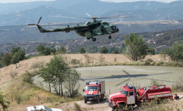 Овладяхме критичните огнища на пожара в Кресненското дефиле продължаваме да