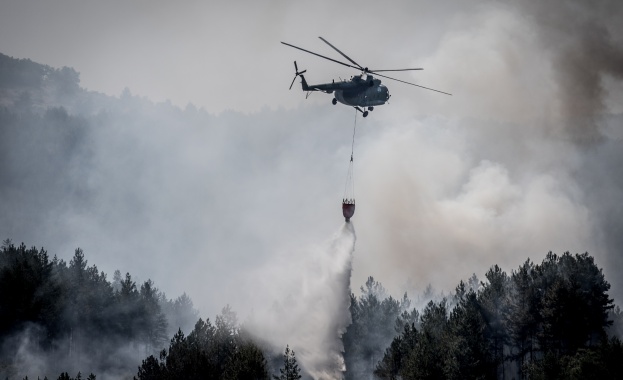 Овладяхме критичните огнища на пожара в Кресненското дефиле продължаваме да